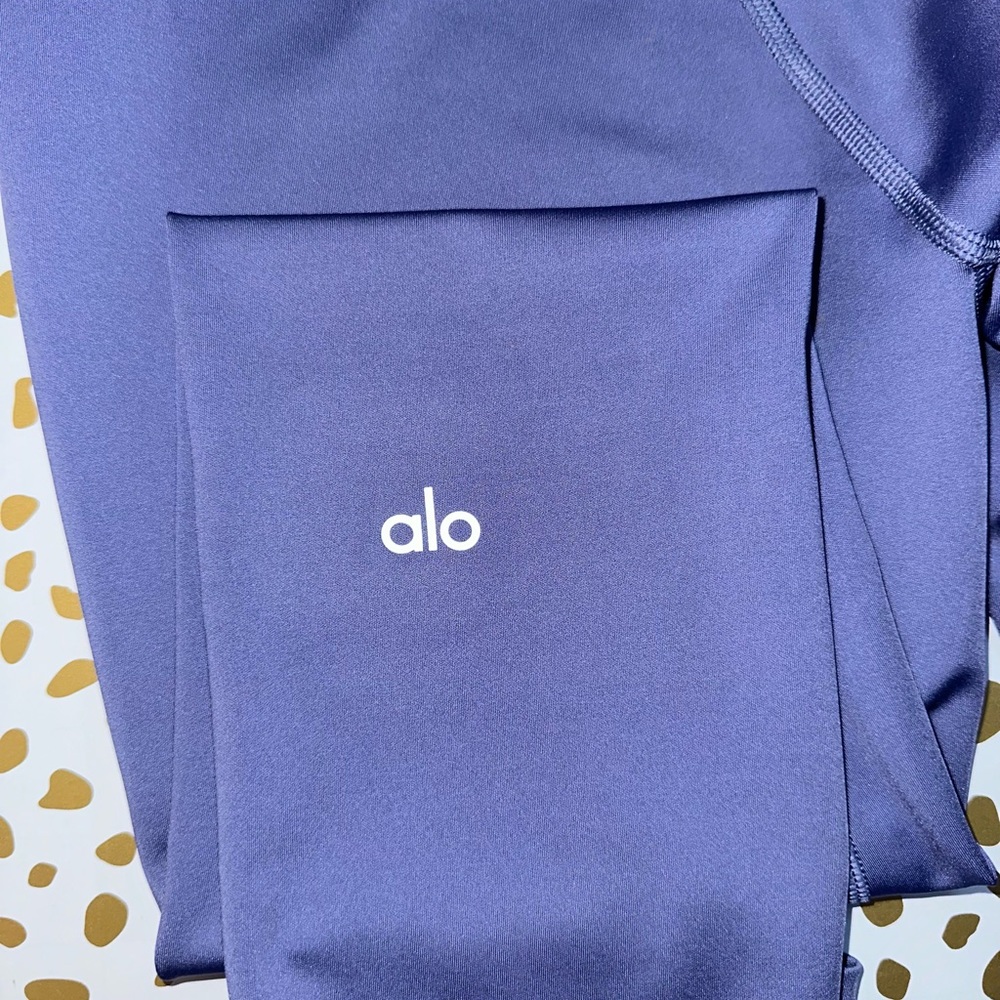 Alo Leggings - Picture 4 of 4